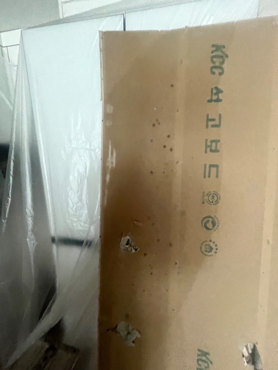 천장 목공에 들어갈 새 석고보드 자재 반입